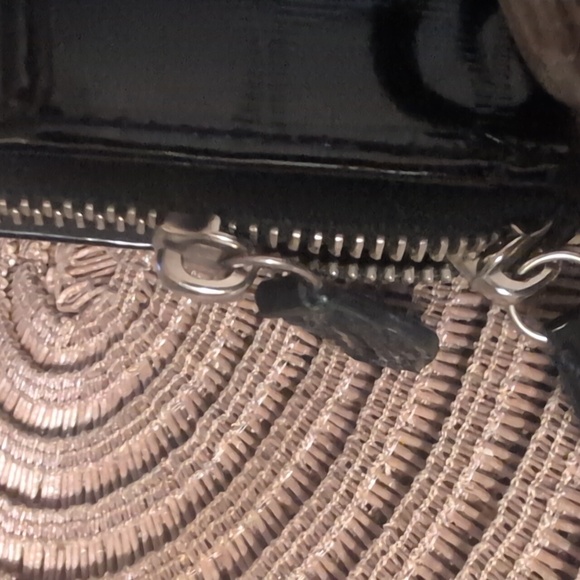 Coach Zip Around Black Patent Leather Wallet - Picture 5 of 6